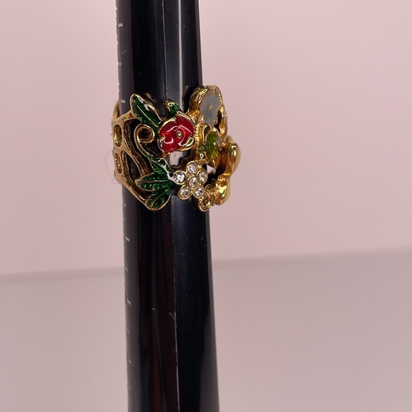 GUESS Ring Gold Tone Butterfly Flowers Enamel Ring - Picture 8 of 8